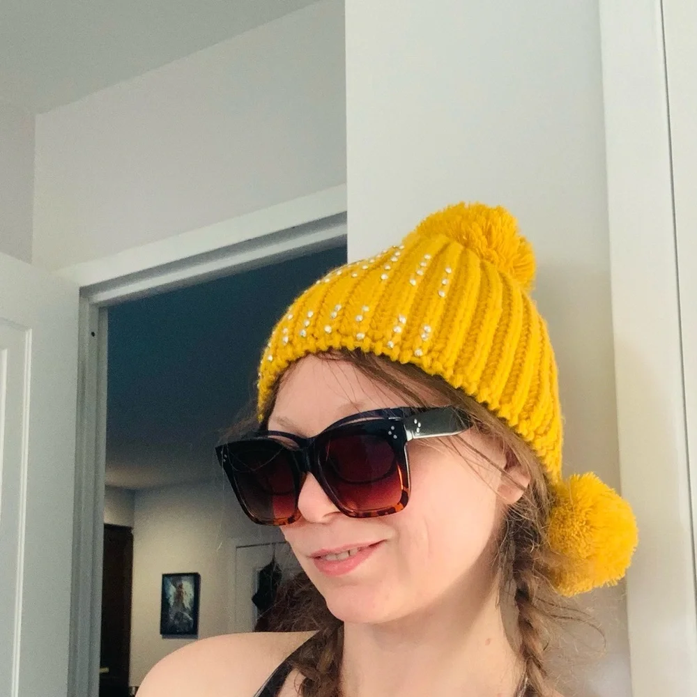 Crystals 3-Pompons Cable Knit mini Hat